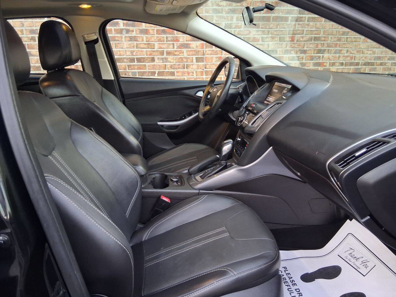 Used 2014 Ford Focus Titanium image 12