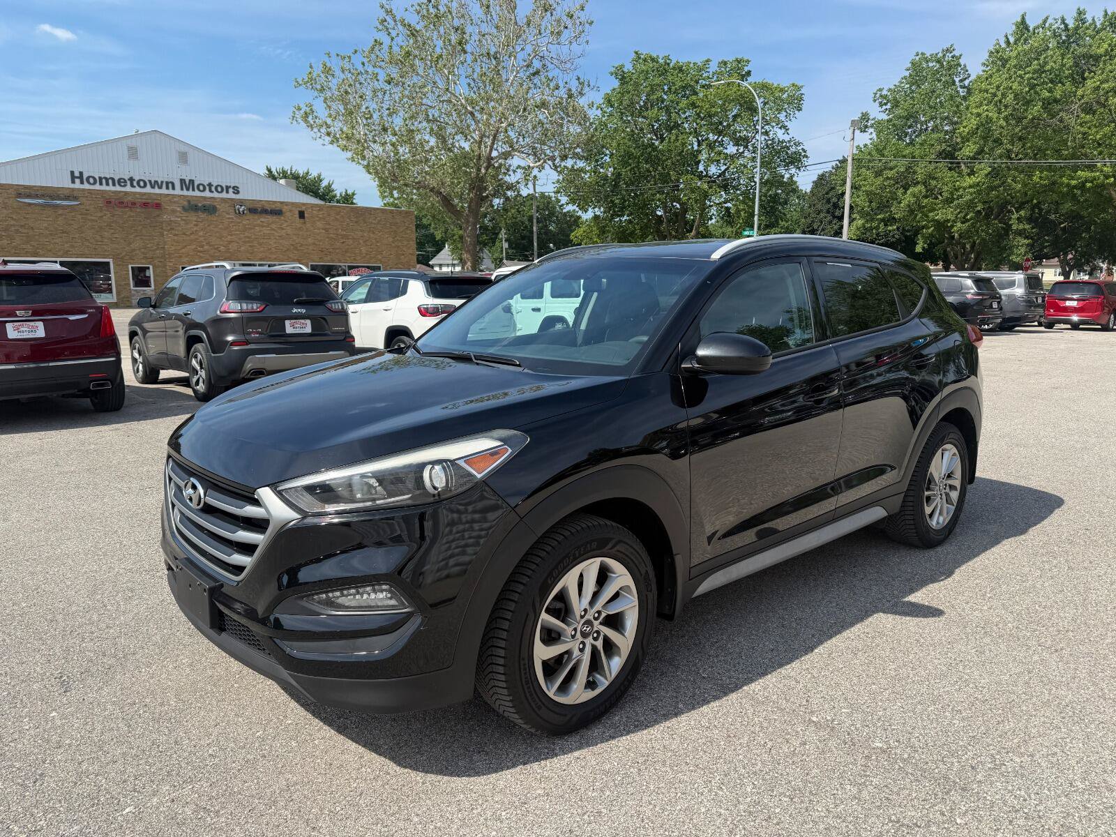 Used 2017 Hyundai Tucson SE w/ SE Popular Package 02 AWD/4WD image 1
