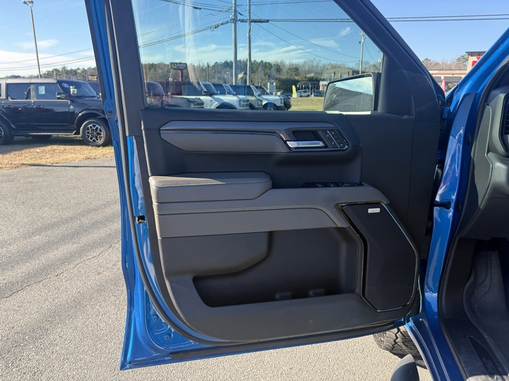 Used 2022 Chevrolet Silverado 1500 ZR2 image 13