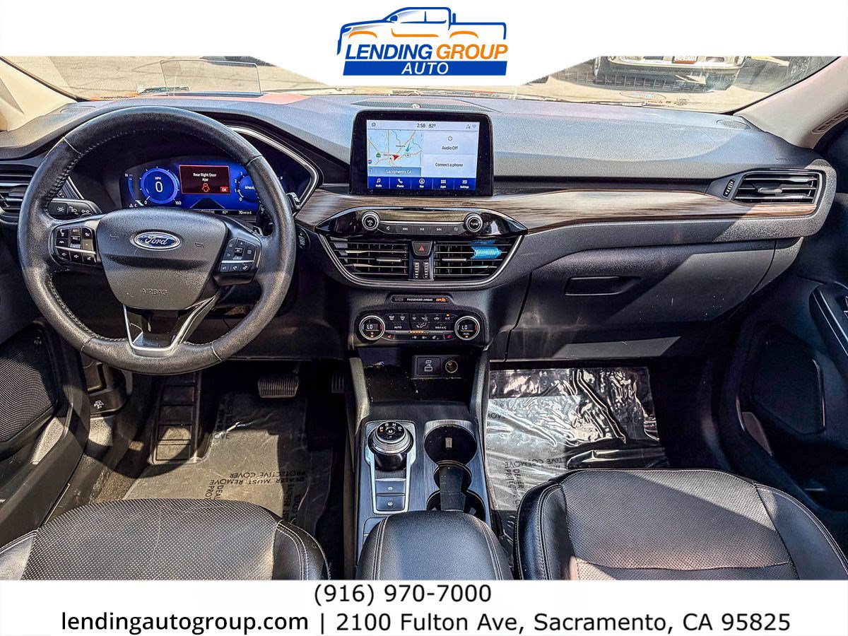 Used 2020 Ford Escape Titanium w/ Titanium Premium Package 2.0 AWD/4WD image 11