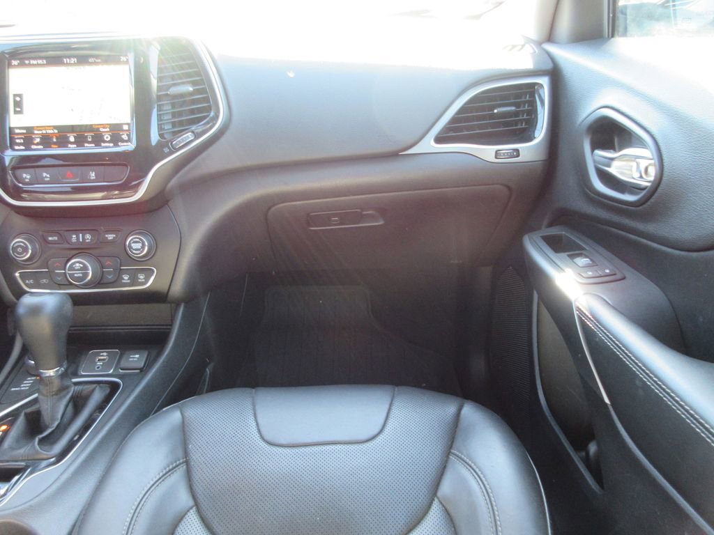 Used 2019 Jeep Cherokee Limited w/ Luxury Group image 19