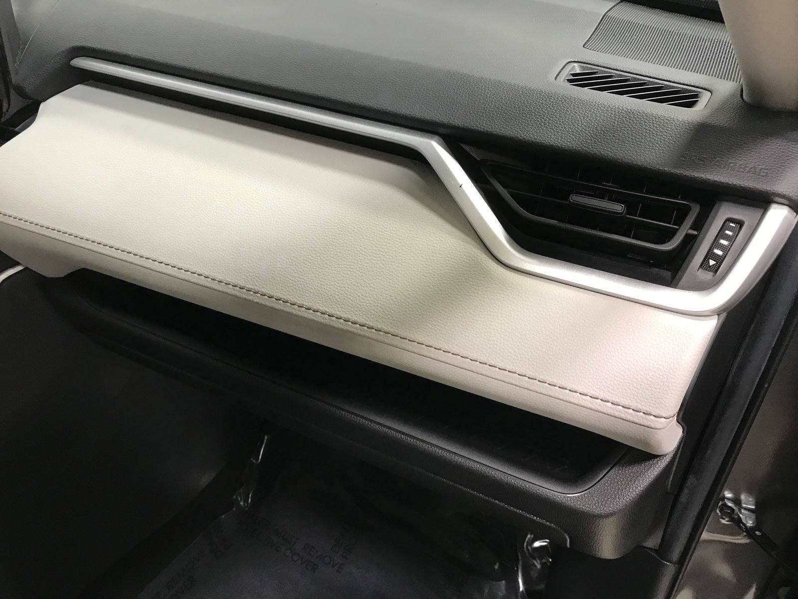 Used 2022 Toyota RAV4 XLE AWD/4WD image 16