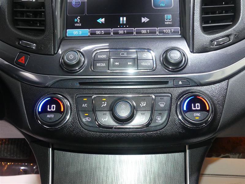 Used 2015 Chevrolet Impala LT w/ Convenience Package FWD image 37