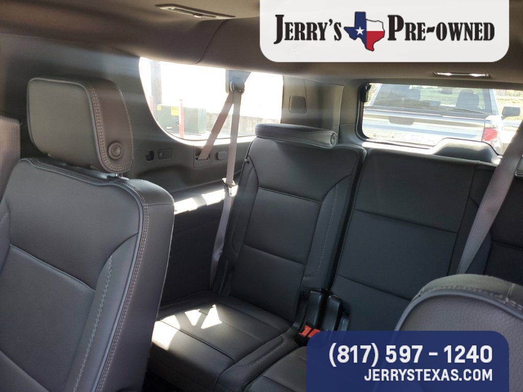 Used 2024 GMC Yukon XL Denali AWD/4WD image 12