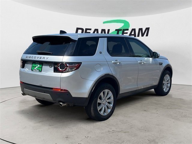 Used 2019 Land Rover Discovery Sport SE image 8