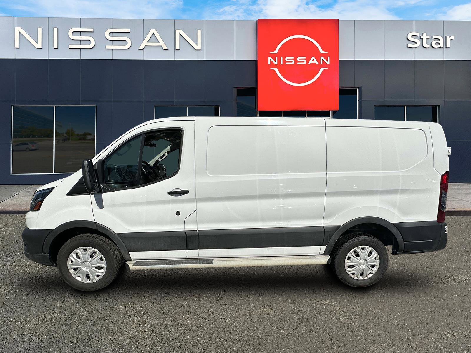Used 2023 Ford Transit 250 Low Roof w/ Exterior Upgrade Package RWD image 5