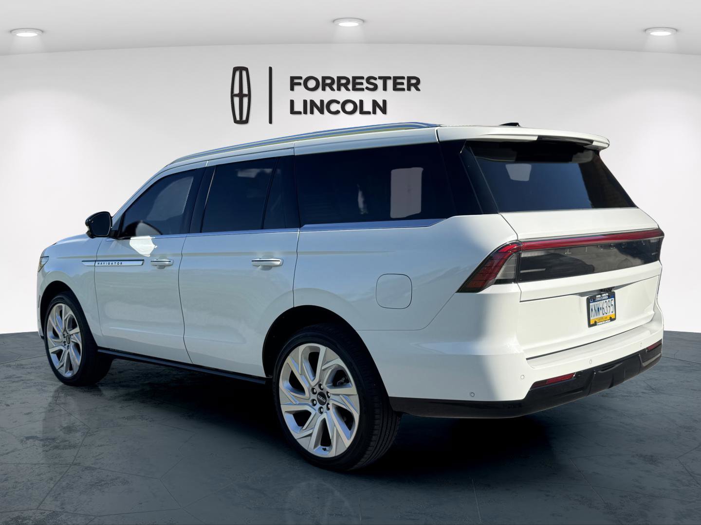Used 2025 Lincoln Navigator Reserve AWD/4WD image 19