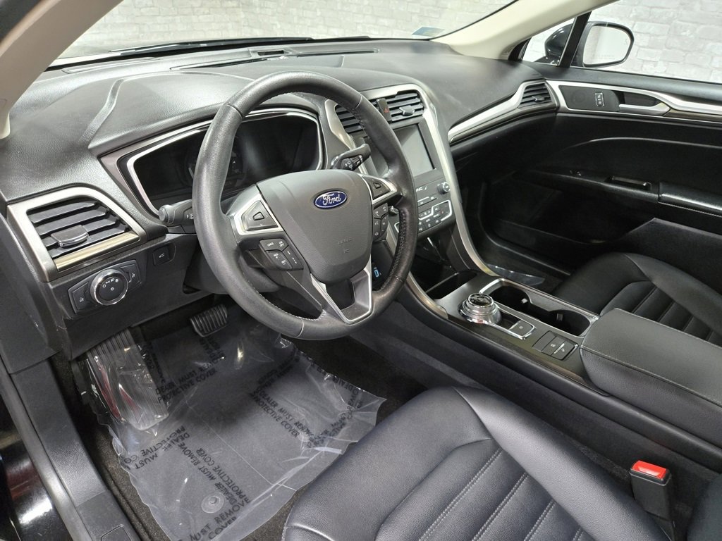 Used 2019 Ford Fusion SEL image 13