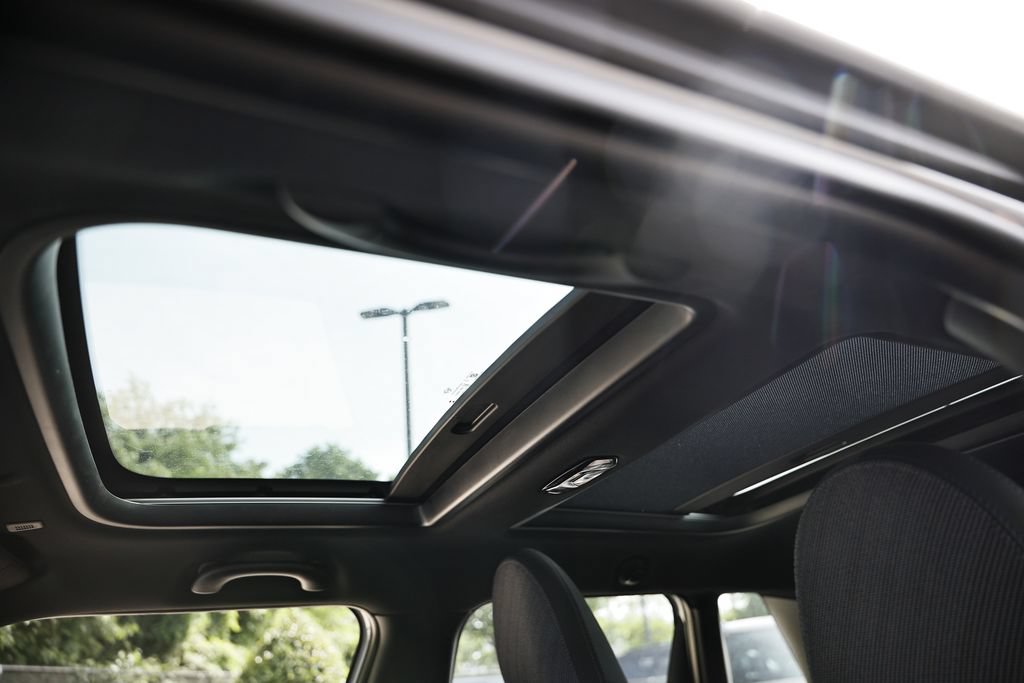 New 2026 MINI Cooper 4-Door Hardtop FWD image 18