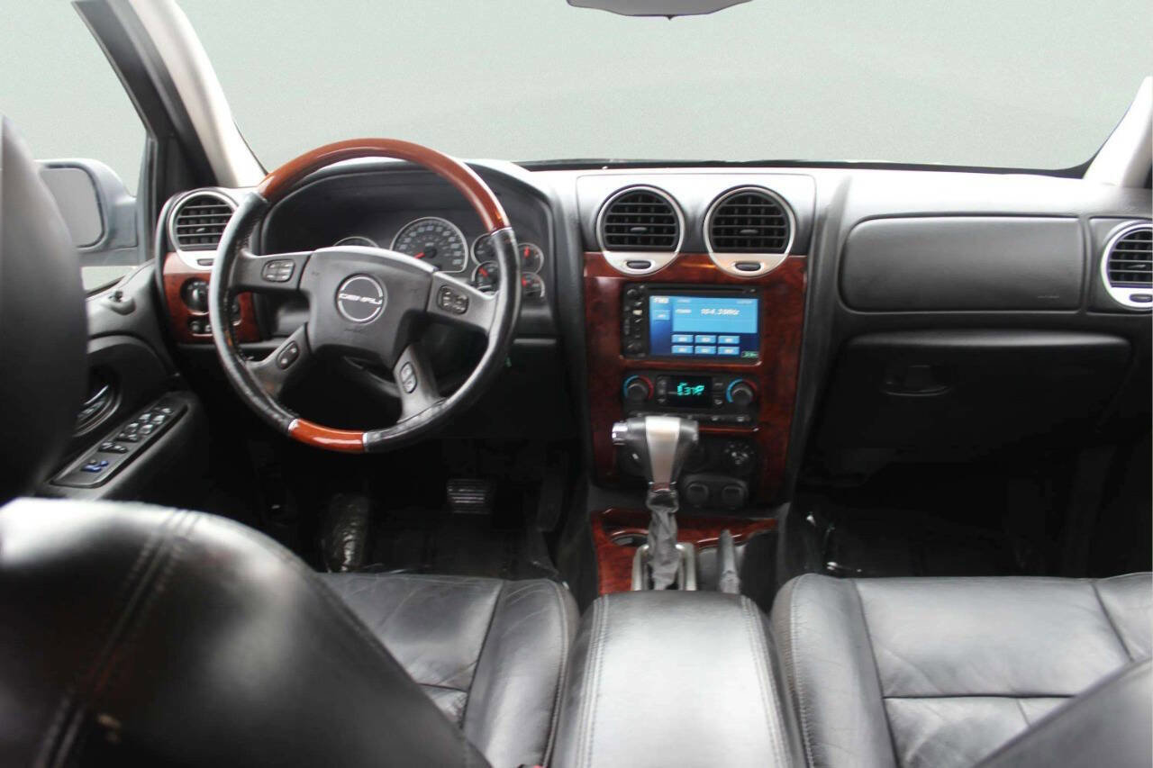 Used 2005 GMC Envoy Denali image 7
