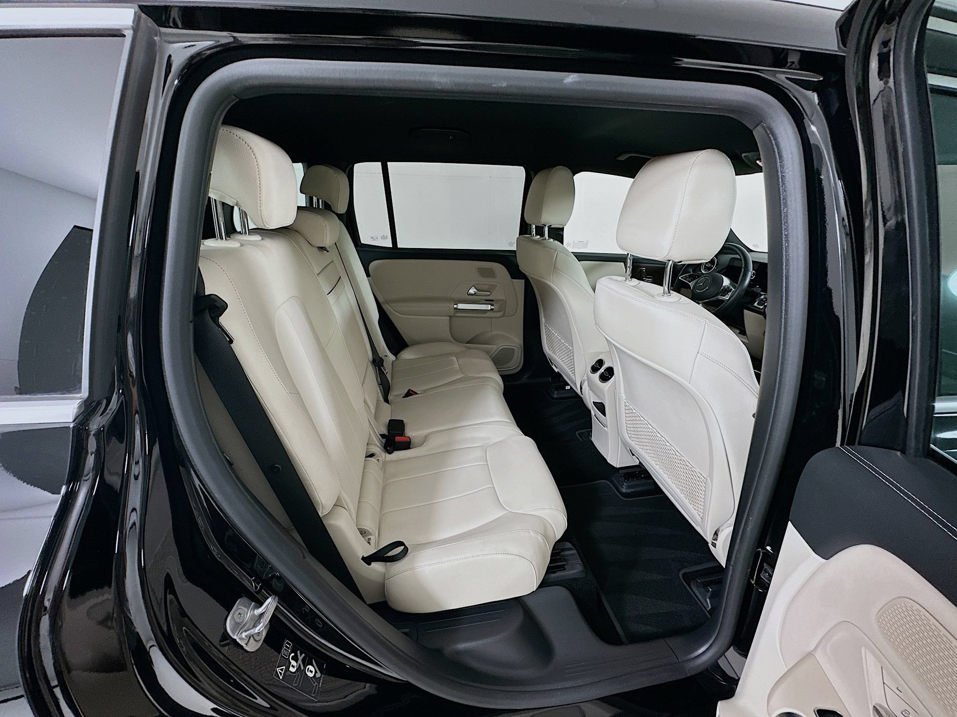 Used 2025 Mercedes-Benz EQB 250+ image 29