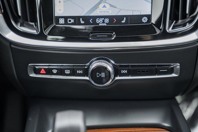 Used 2024 Volvo S60 B5 Plus image 23