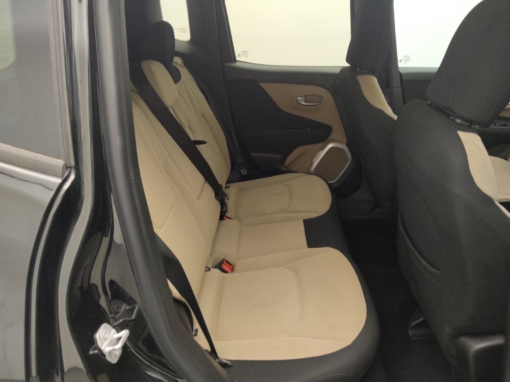 Used 2015 Jeep Renegade Latitude w/ Popular Equipment Group FWD image 19