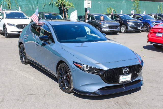 Used 2021 MAZDA MAZDA3 Hatchback w/Premium Plus Pkg AWD/4WD image 3