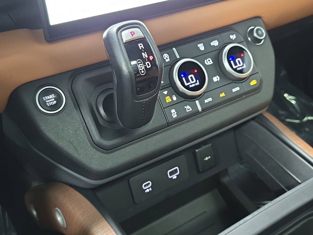 Used 2022 Land Rover Defender 110 X AWD/4WD image 20