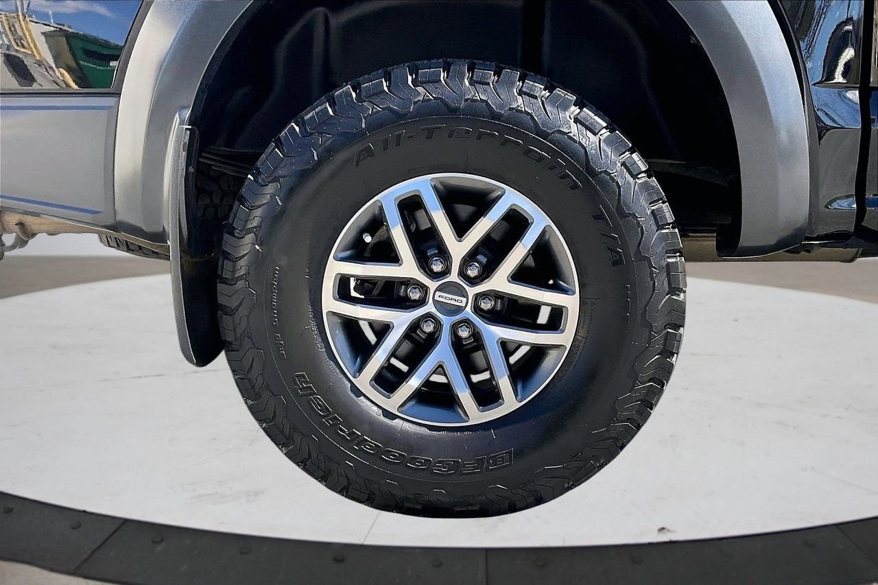 Used 2018 Ford F150 Raptor w/ Equipment Group 802A Luxury image 39