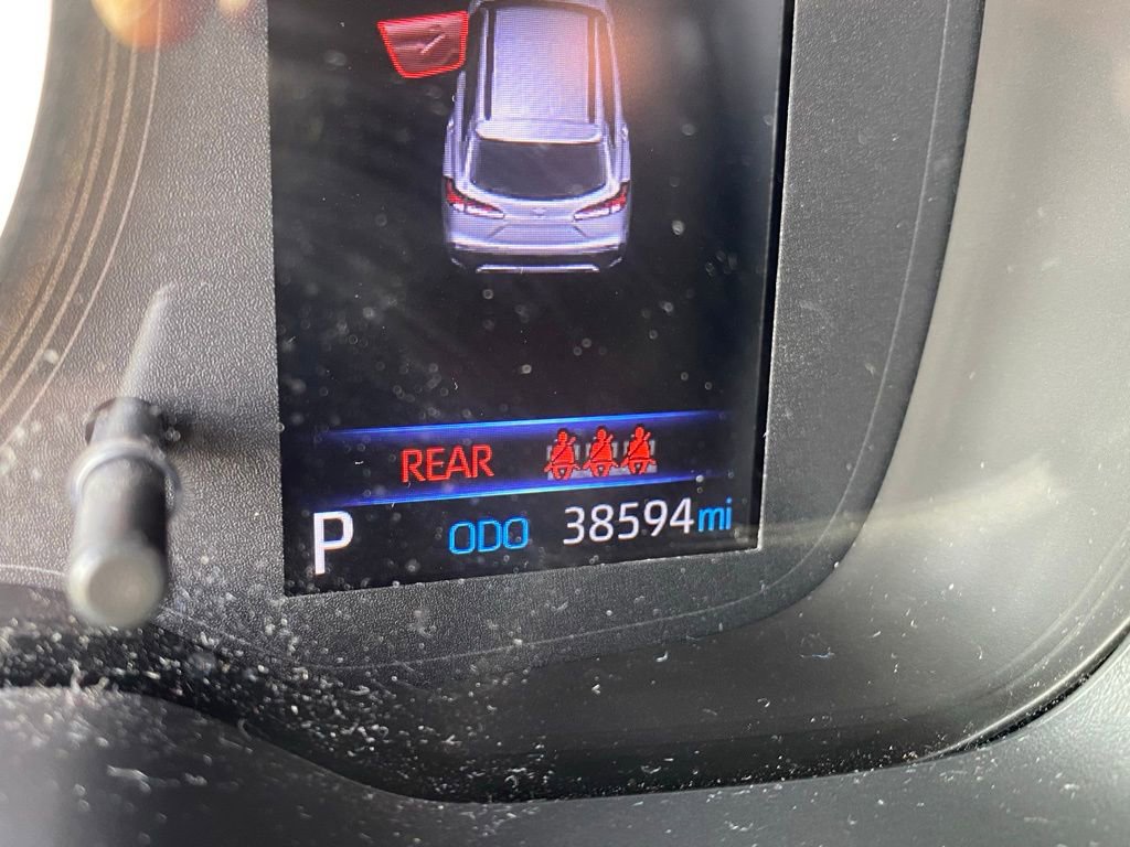 Used 2022 Toyota Corolla Cross LE image 5