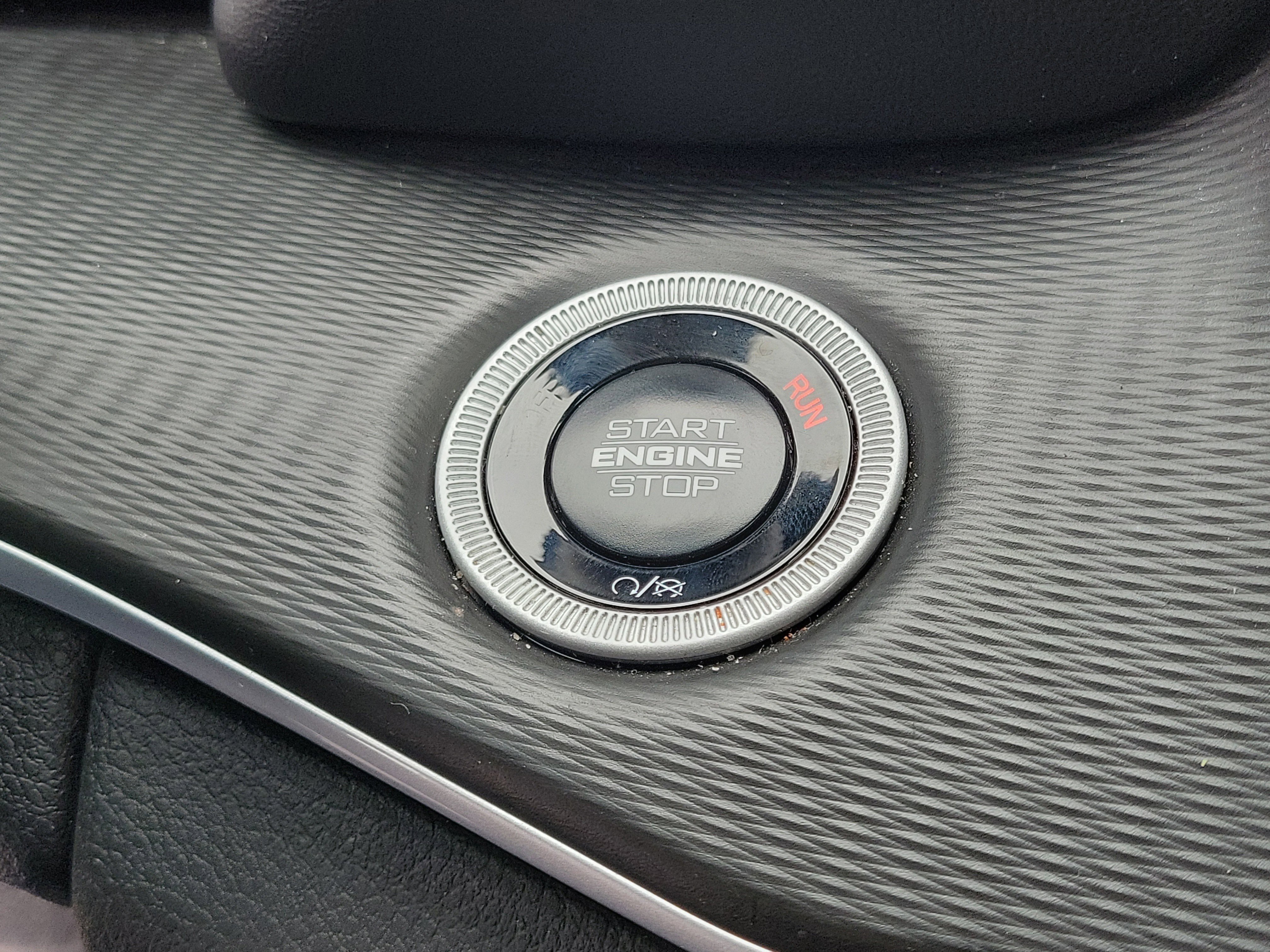 Used 2025 Jeep Grand Cherokee L Laredo image 28