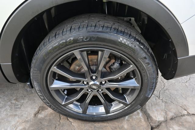 Used 2017 Ford Explorer XLT w/ Equipment Group 202A AWD/4WD image 13