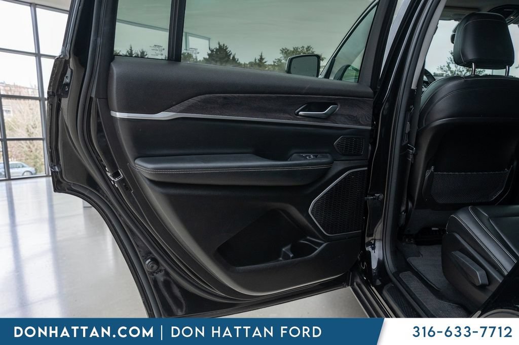 Used 2022 Jeep Grand Cherokee L Limited w/ Trailer Tow Group (B) AWD/4WD image 20