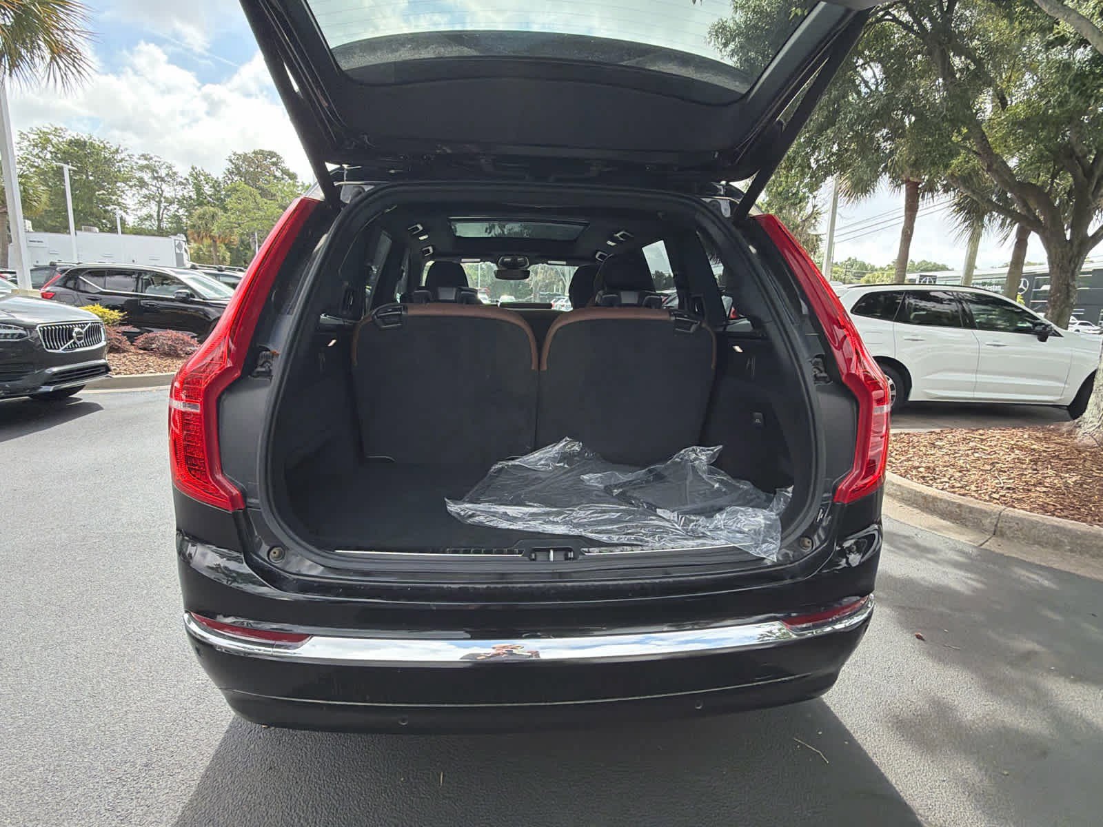 Used 2024 Volvo XC90 T8 Plus w/ Protection Package AWD/4WD image 26