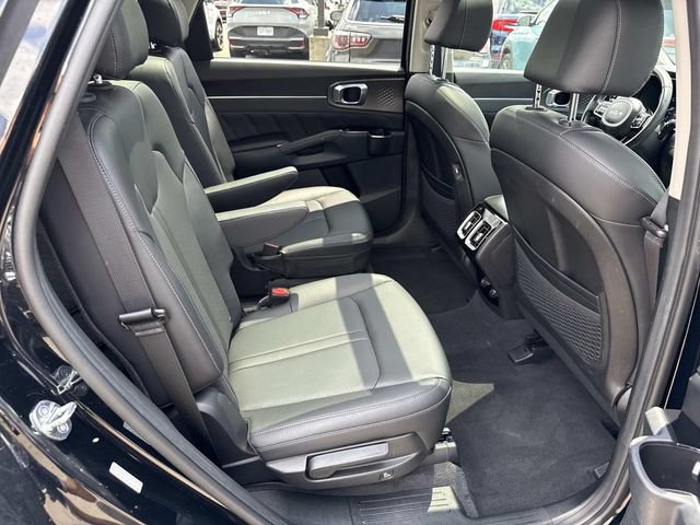 Used 2023 Kia Sorento SX FWD image 11