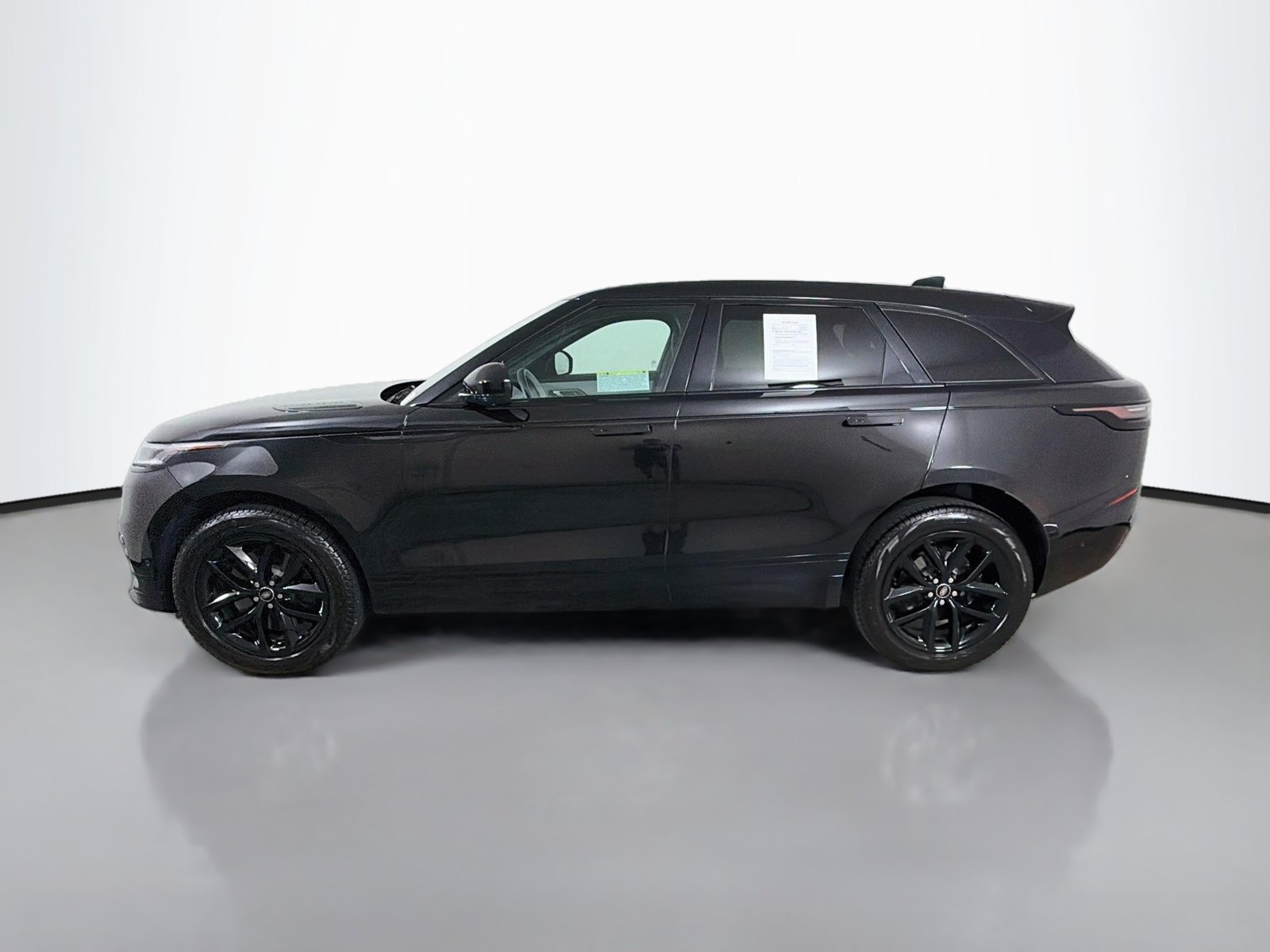 Used 2026 Land Rover Range Rover Velar Dynamic SE AWD/4WD image 2