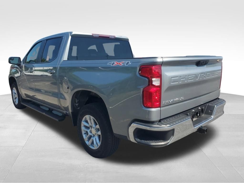 Used 2023 Chevrolet Silverado 1500 LT AWD/4WD image 3