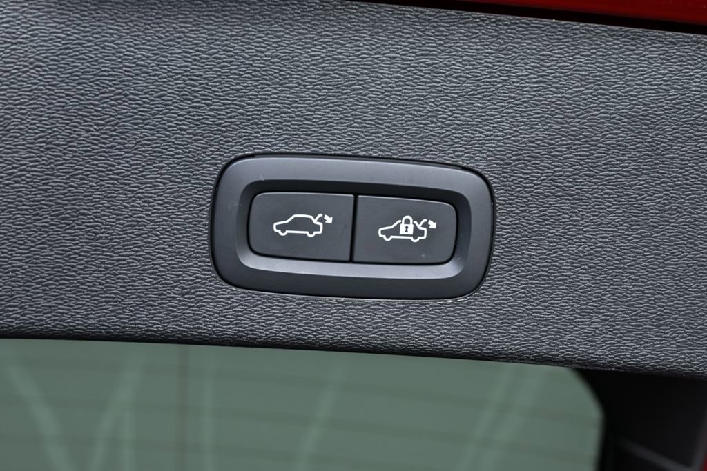 Used 2023 Volvo C40 P8 Recharge Ultimate image 33