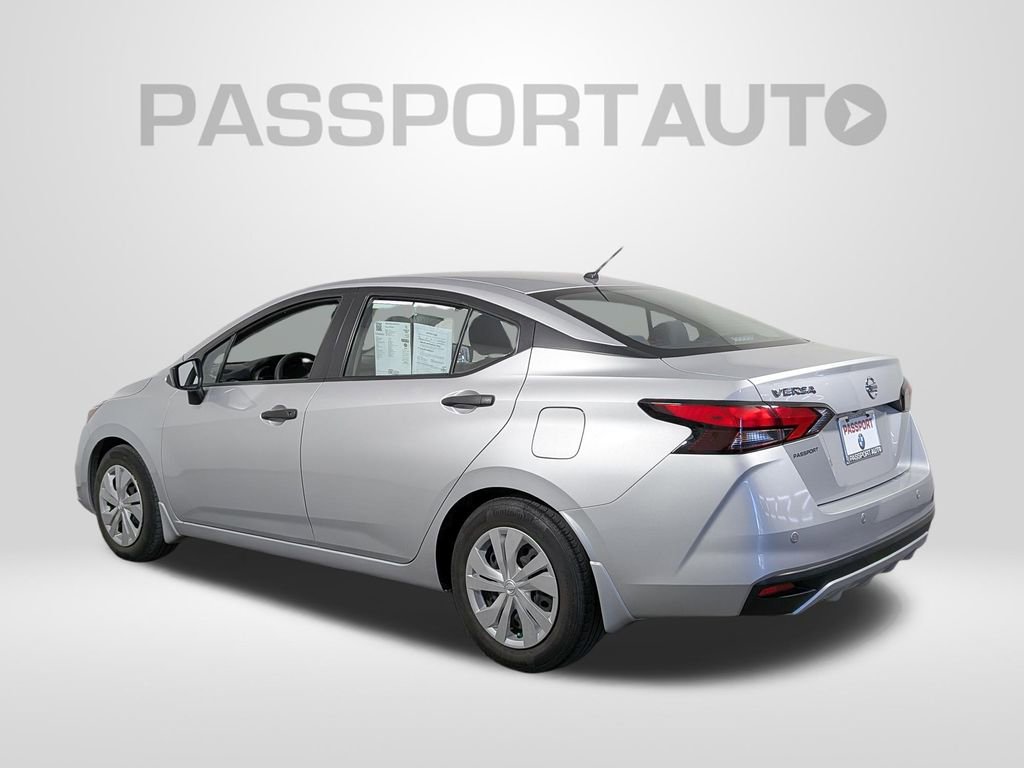 Used 2020 Nissan Versa S FWD image 3