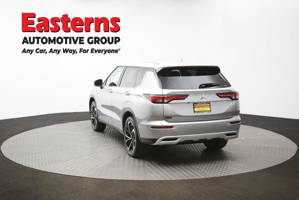 Used 2024 Mitsubishi Outlander SE image 64
