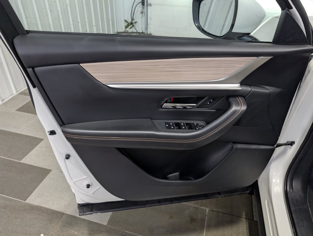 Used 2024 MAZDA CX-90 Plug-In Hybrid w/ Preferred AWD/4WD image 14