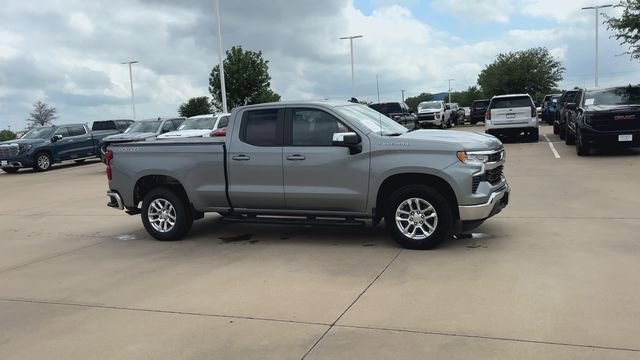 Used 2023 Chevrolet Silverado 1500 LT AWD/4WD image 2