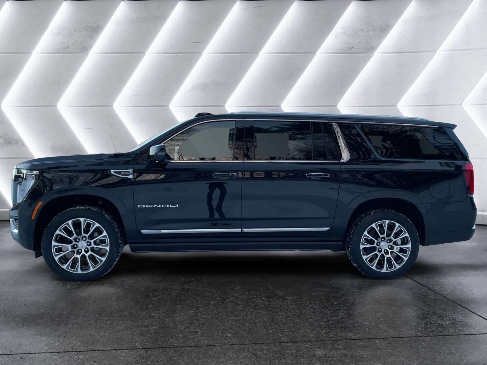 New 2026 GMC Yukon XL Denali w/ Sun & Power Step Package AWD/4WD image 3