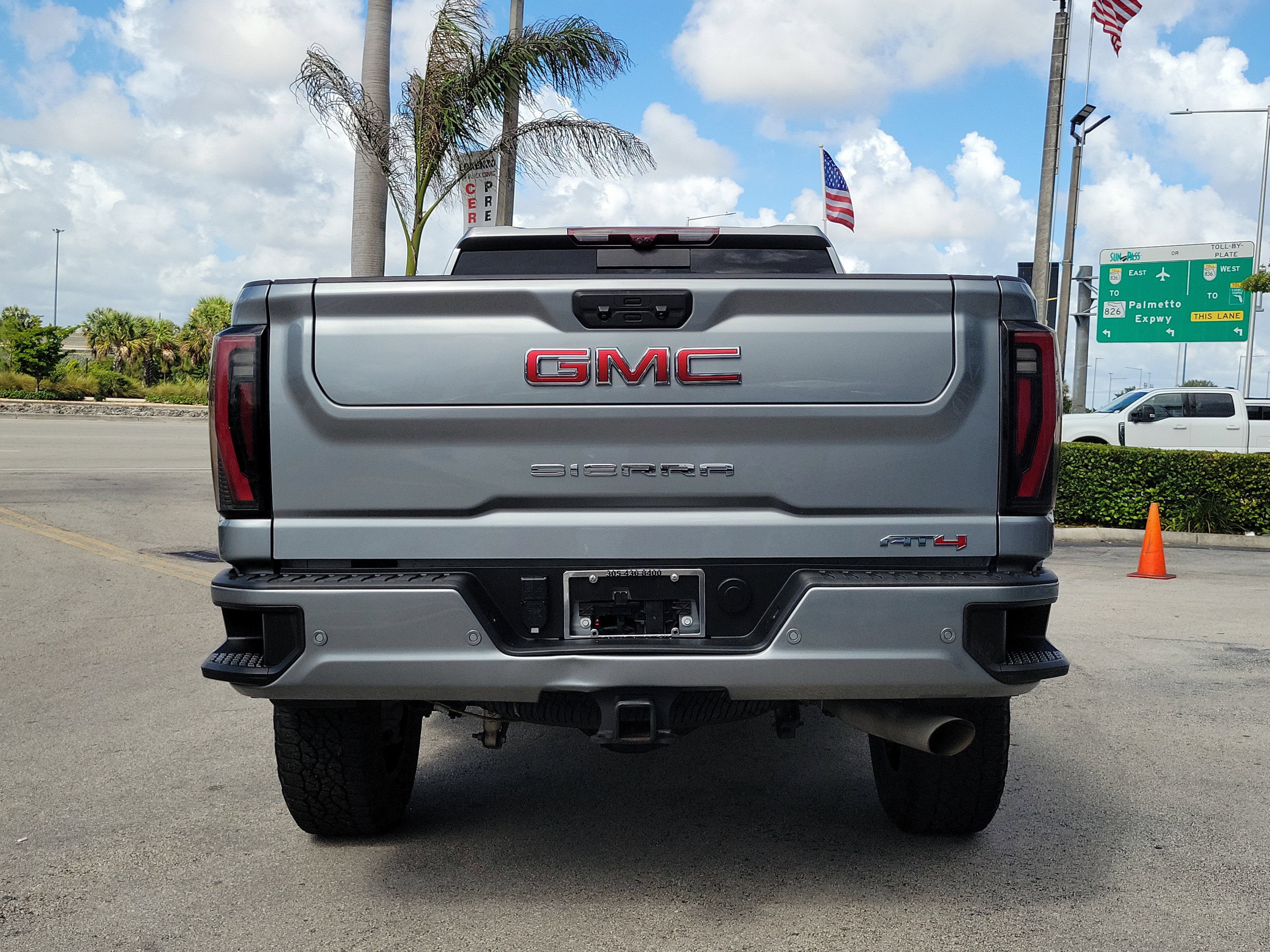 Used 2024 GMC Sierra 2500 AT4 w/ AT4 Premium Plus Package AWD/4WD image 5