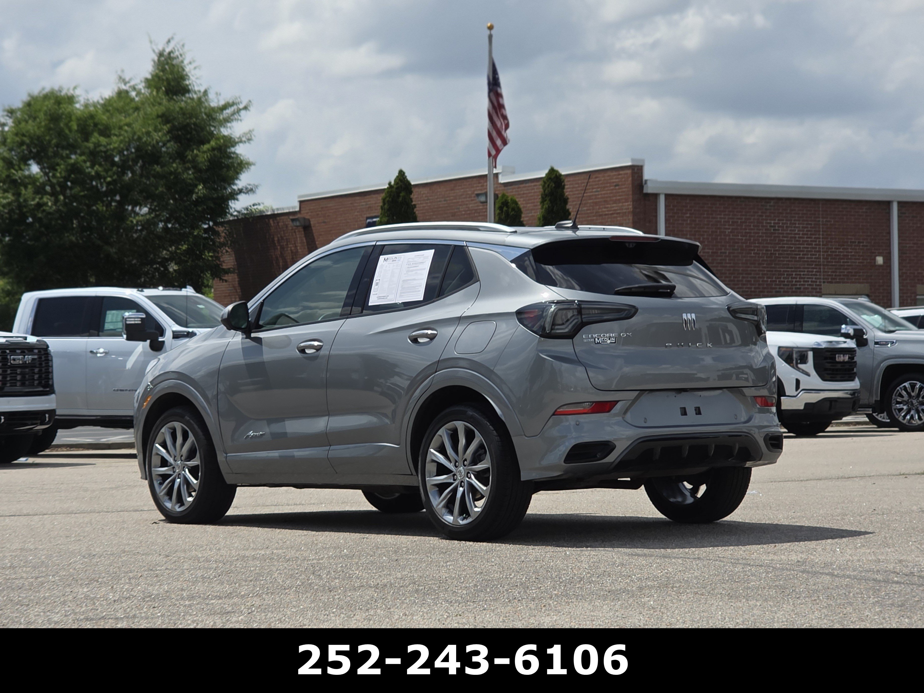 Used 2025 Buick Encore GX Avenir w/ Avenir Technology Package AWD/4WD image 5