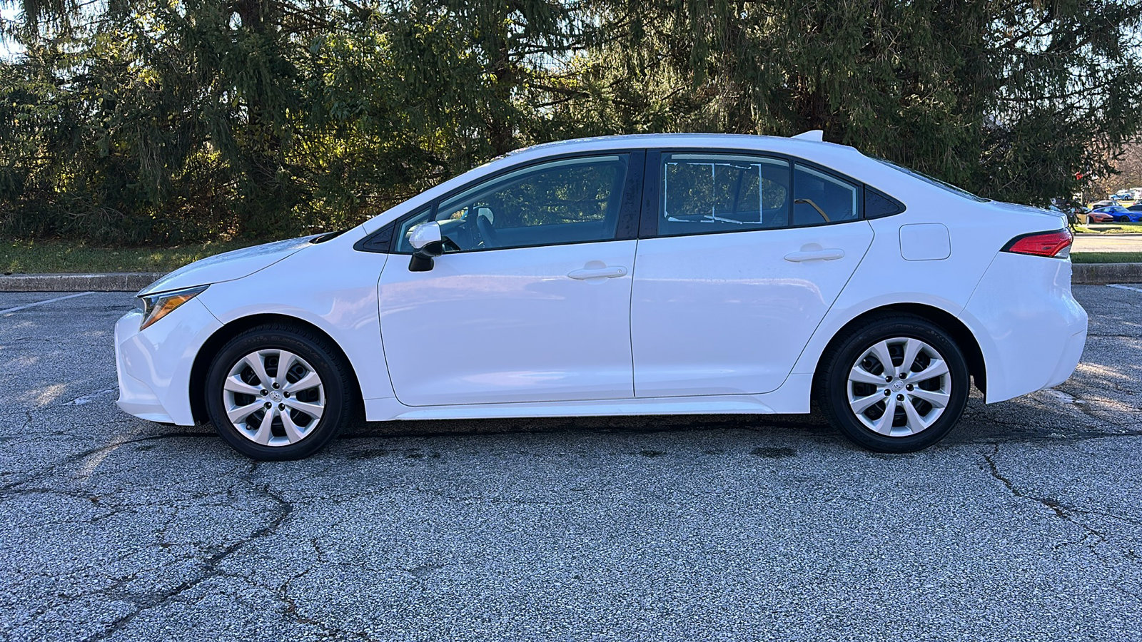 Used 2022 Toyota Corolla LE image 28