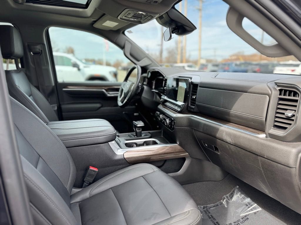 Certified 2024 Chevrolet Silverado 1500 RST w/ True North Edition Plus AWD/4WD image 10