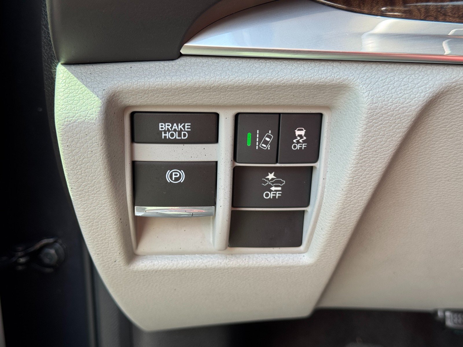 Used 2018 Acura MDX w/ Technology Package FWD image 18