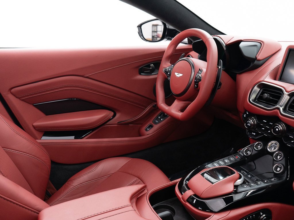 Used 2021 Aston Martin V8 Vantage Roadster image 28