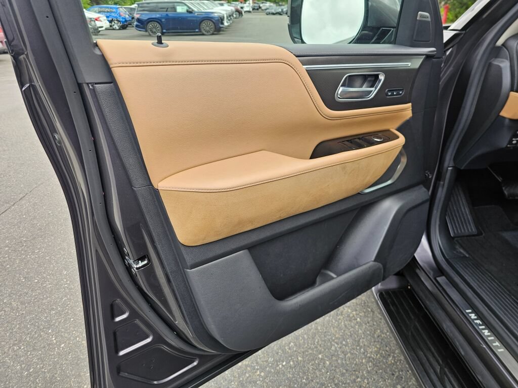 Used 2025 INFINITI QX80 Luxe AWD/4WD image 24