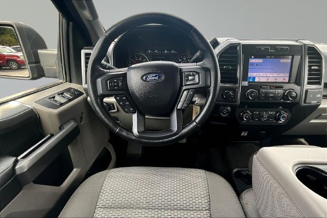 Used 2019 Ford F150 XLT w/ Equipment Group 302A Luxury AWD/4WD image 9