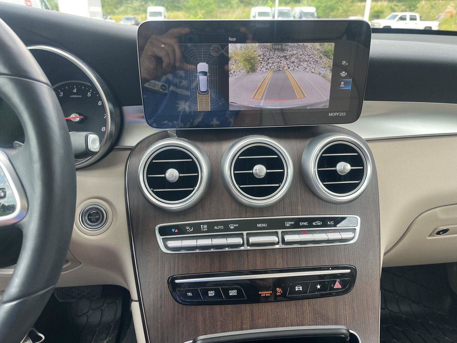 Used 2021 Mercedes-Benz GLC 300 4MATIC image 20