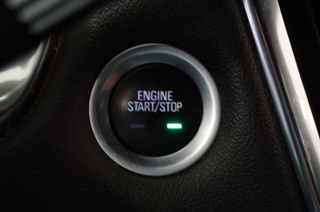 Certified 2023 Chevrolet Traverse LT w/ Rear Camera Mirror Package image 19