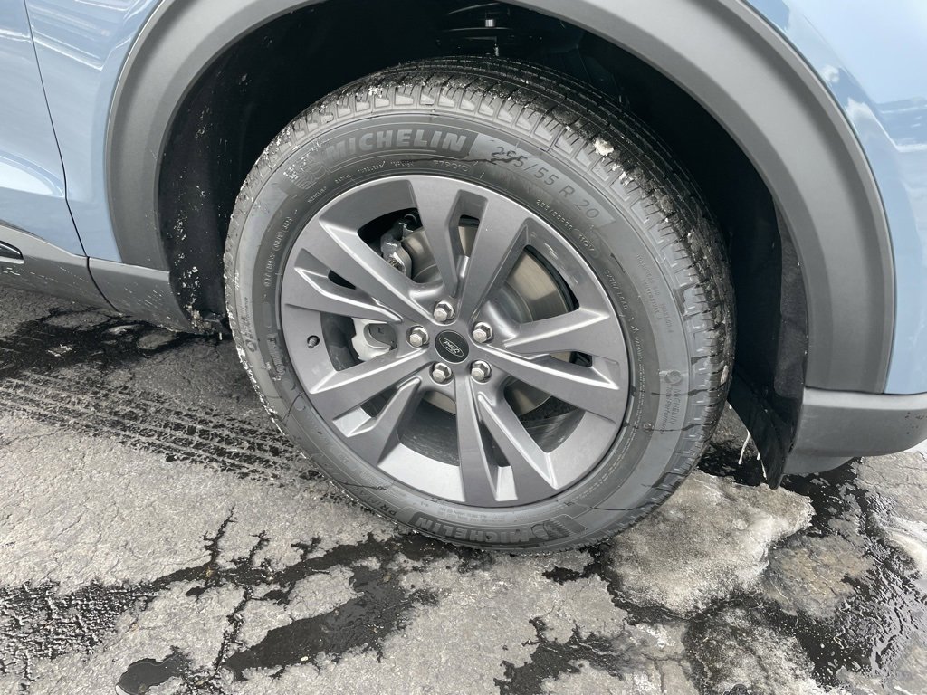 New 2026 Ford Explorer Active image 3