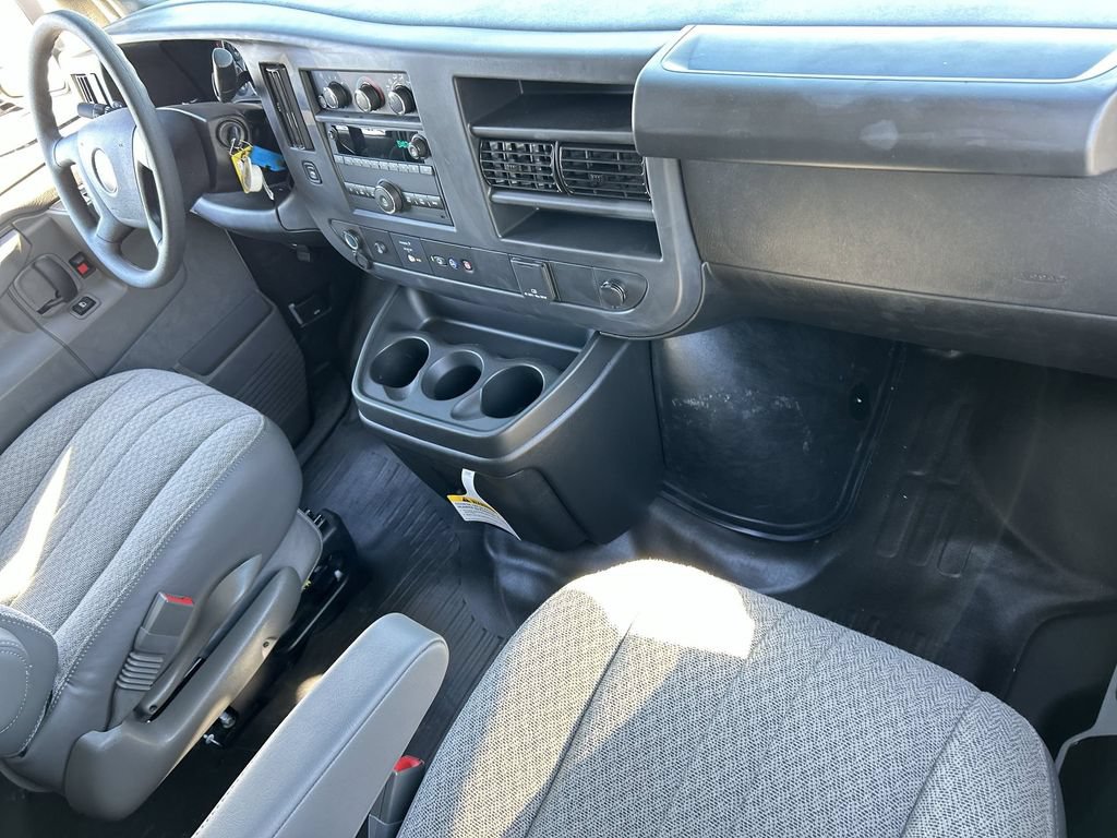 New 2025 GMC Savana 2500 Extended w/ Driver Convenience Package RWD image 27