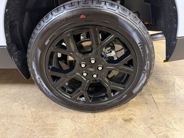 New 2025 Ford Maverick Lariat w/ Black Appearance Package image 11