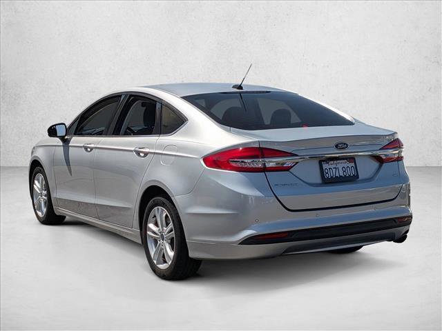 Used 2018 Ford Fusion SE w/ Fusion SE Technology Package FWD image 6