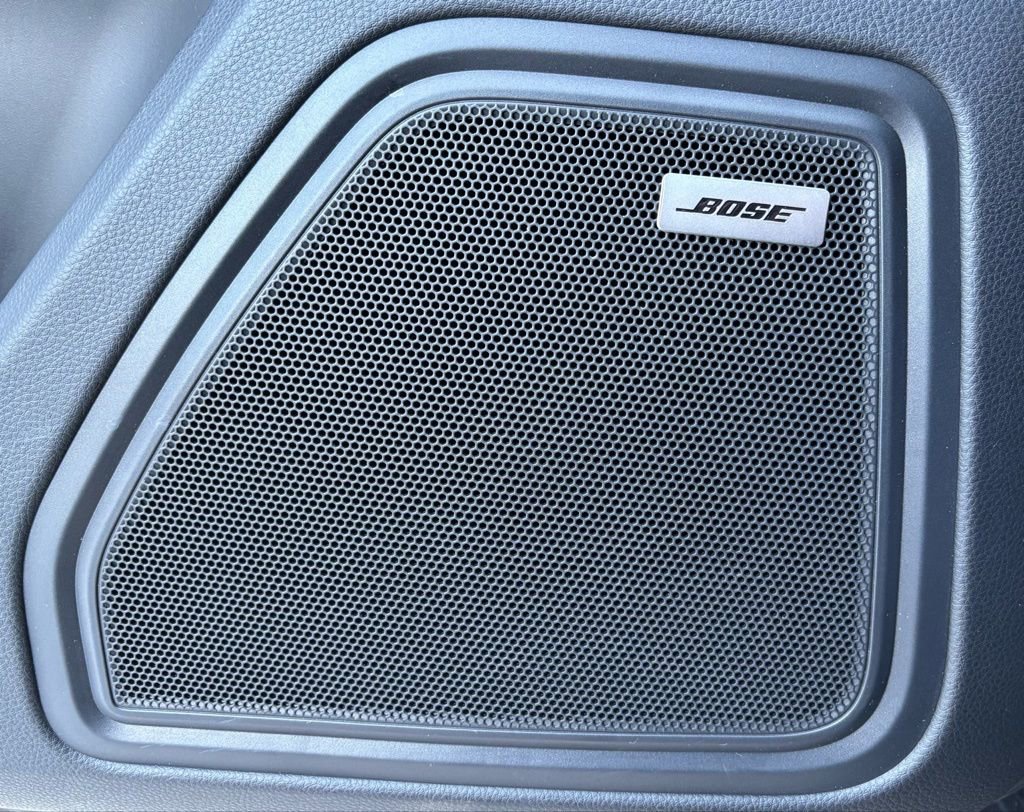 Certified 2023 Porsche Macan image 14