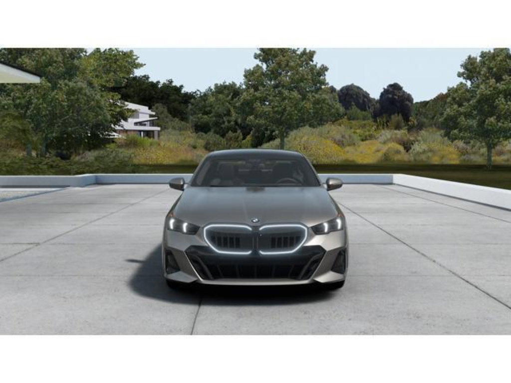 New 2026 BMW 550e xDrive w/ Premium Package AWD/4WD image 3